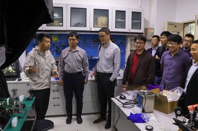 廈門大學(xué)柔性電子(未來(lái)技術(shù))研究院來(lái)訪我院調(diào)研交流